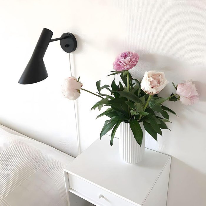 Modern AJ Wall Lamp - Image 3