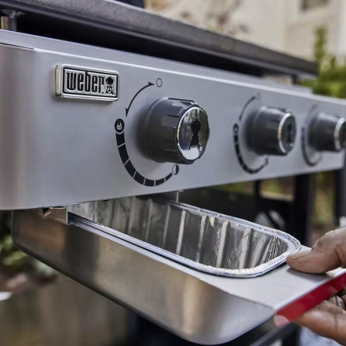 Weber 28″ Griddle Liquid Propane Grill - Image 8